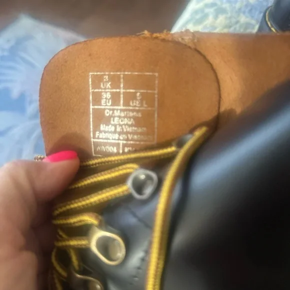 New! Dr. Martens Leona Boot Size 5 - Picture 12 of 13